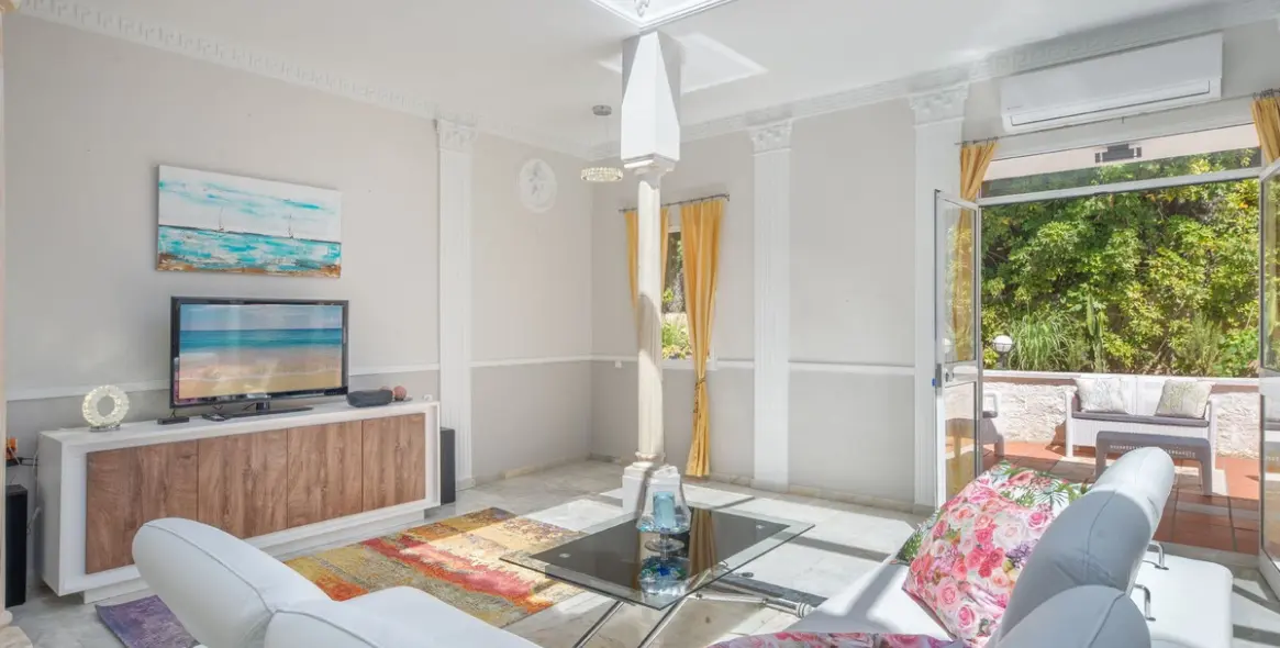 Продажа  отдельно стоящей виллы в Marbella East (район Hacienda Las Chapas) 8