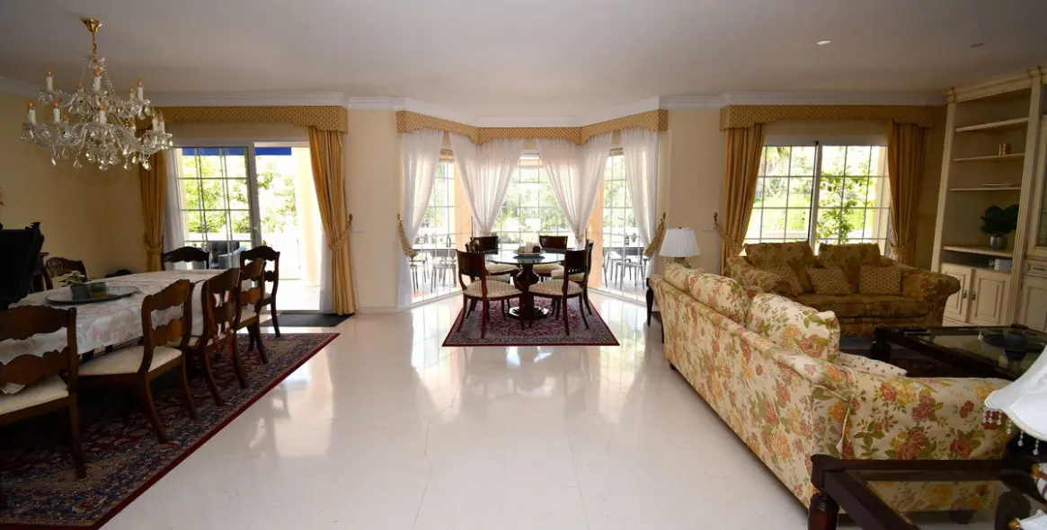 Venta de villa independiente en Mijas Golf 81