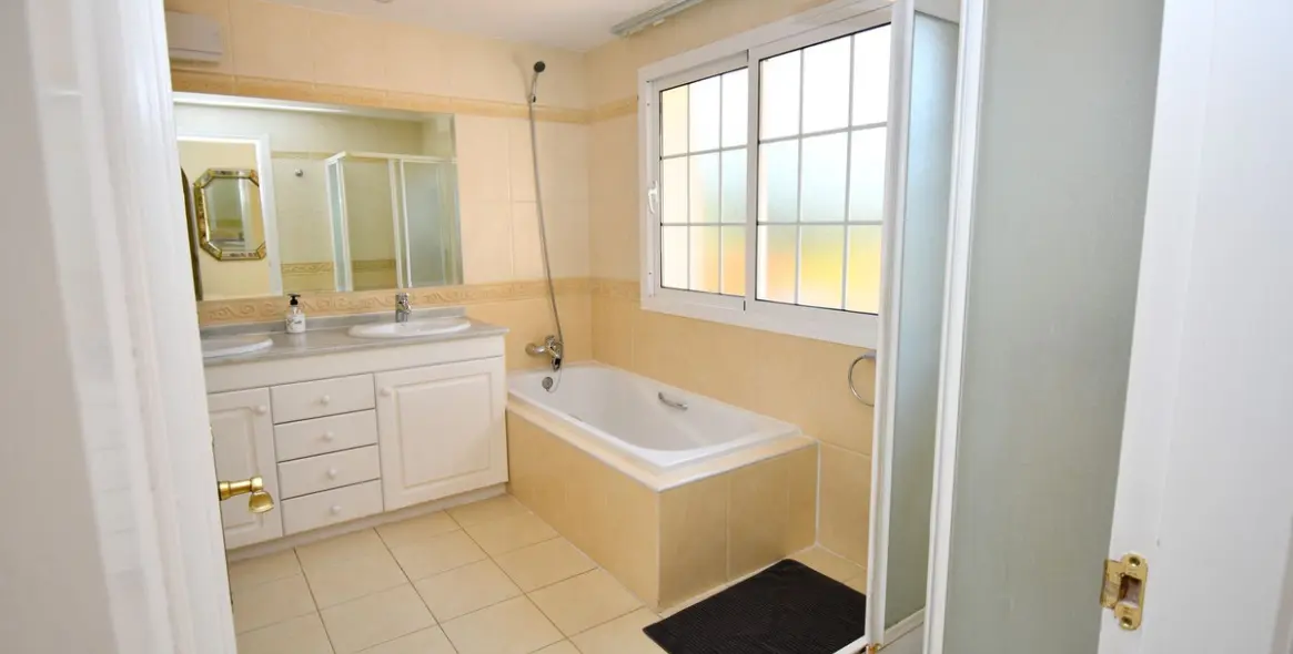 Venta de villa independiente en Mijas Golf 84