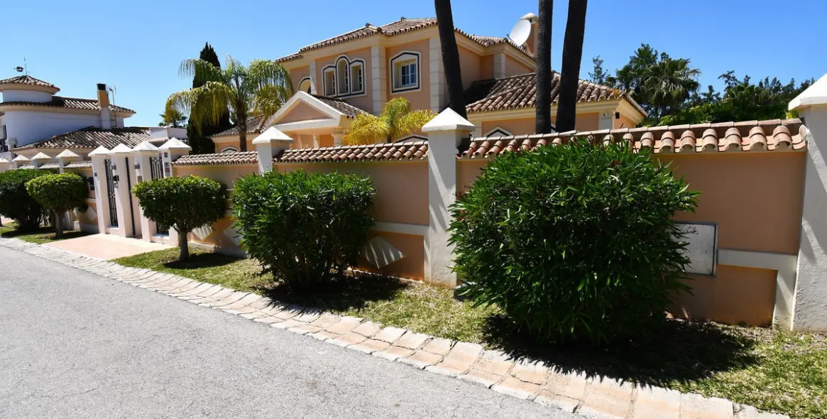 Продажа  отдельно стоящей виллы в Mijas Golf 14