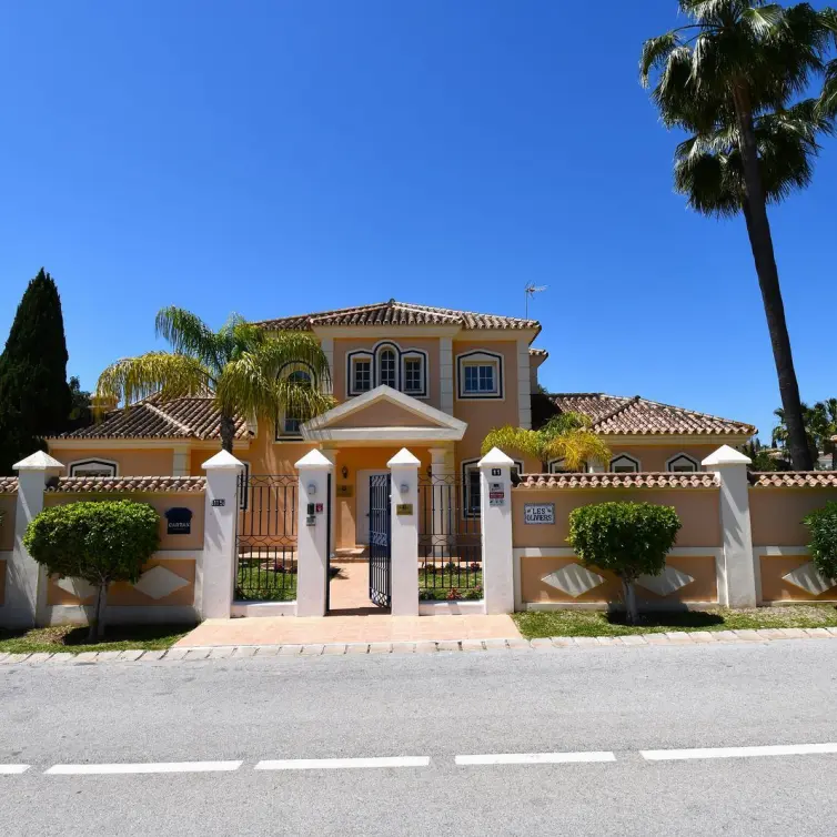 Продажа  отдельно стоящей виллы в Mijas Golf