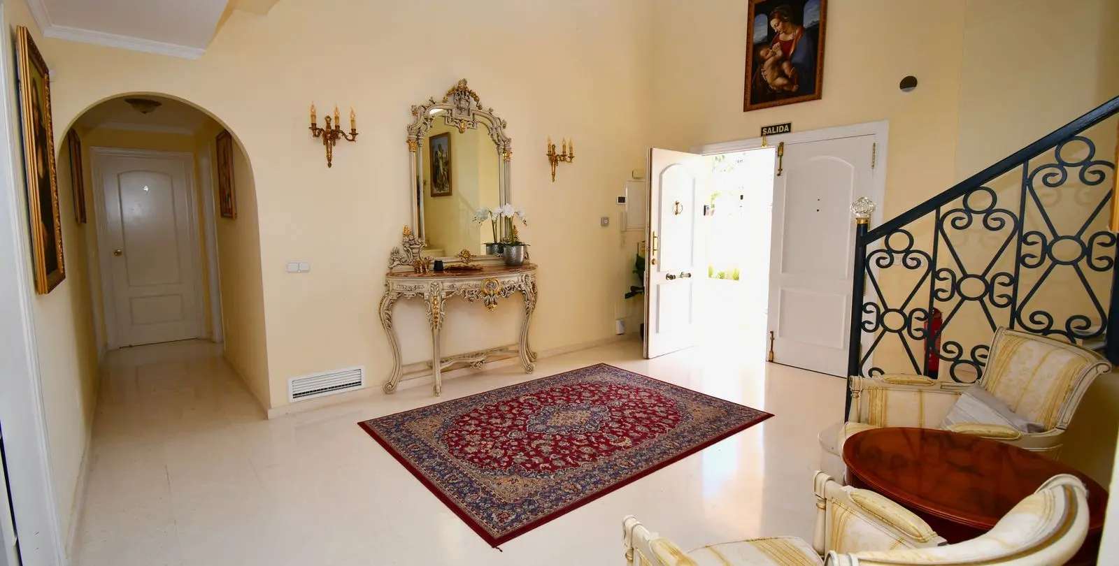 Sale of detached villa in Mijas Golf 107