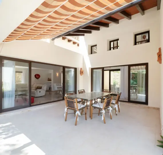 Detached villa R4809619