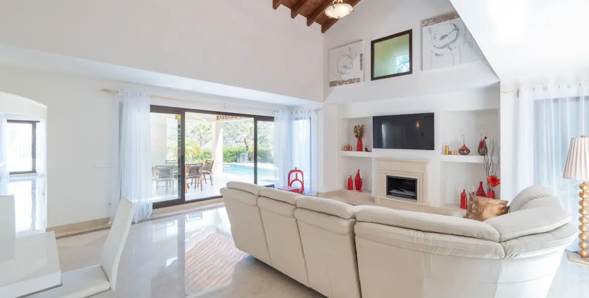 Sale of detached villa in Benahavís (district Los Arqueros) 10