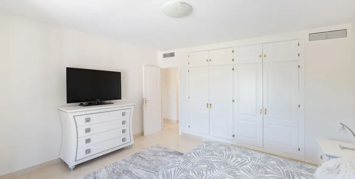 Venta de villa independiente en Los Arqueros 18