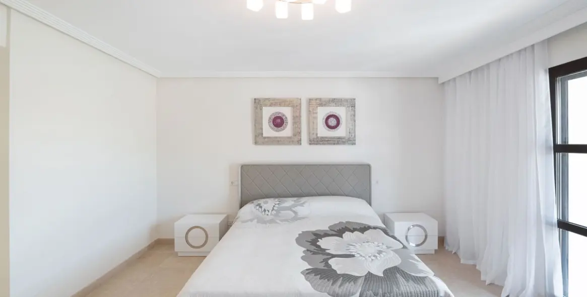 Venta de villa independiente en Los Arqueros 25