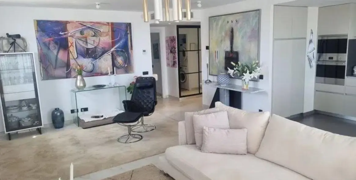 Sale of penthouse in Estepona (district Estepona) 4