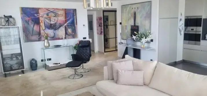 Penthouse R5063341 3