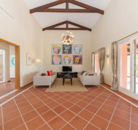 Oтдельно стоящая вилла R3072538