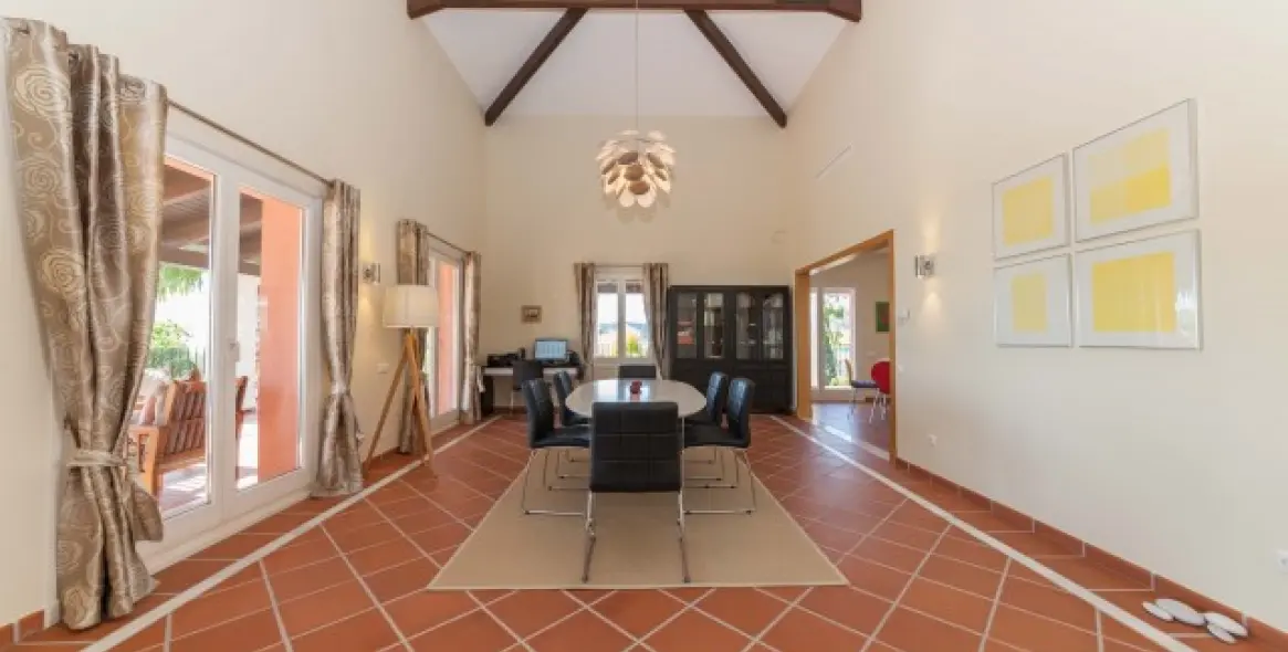 Продажа  отдельно стоящей виллы в Benahavís (район Benahavís) 6