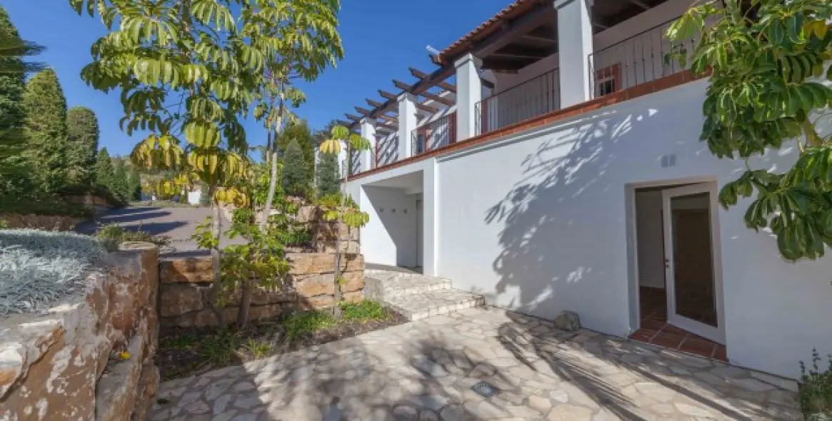 Продажа  отдельно стоящей виллы в Benahavís (район Benahavís) 20