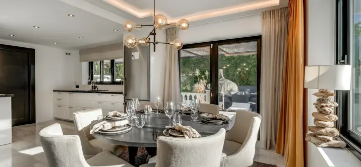 Sale of detached villa in Nueva Andalucía 3