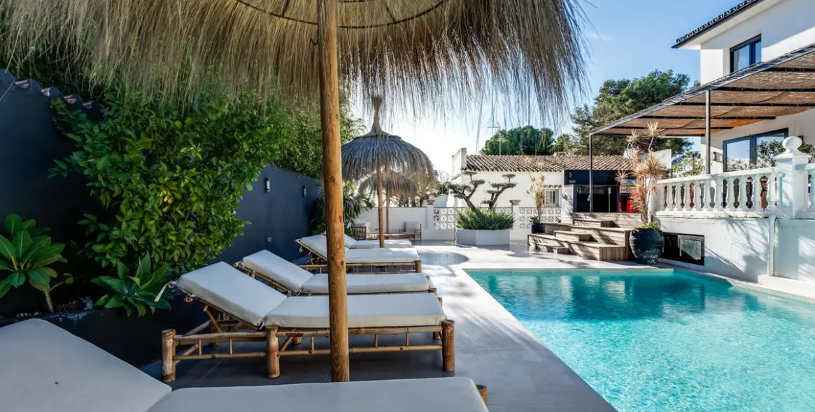 Sale of detached villa in Nueva Andalucía 10