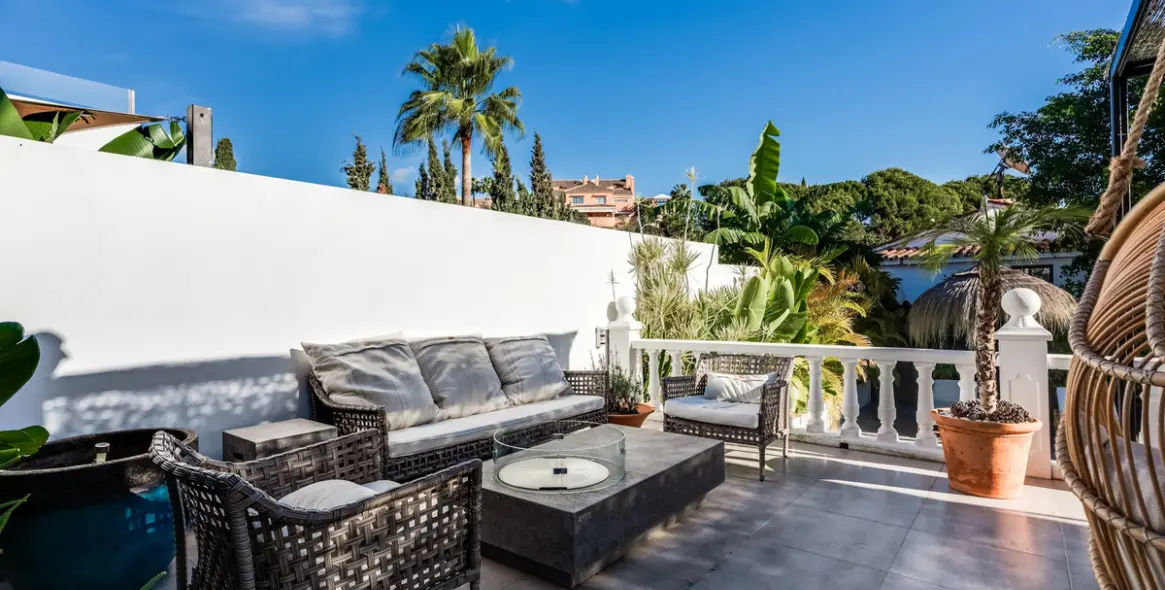 Sale of detached villa in Nueva Andalucía 13