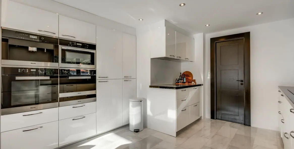 Sale of detached villa in Nueva Andalucía 16