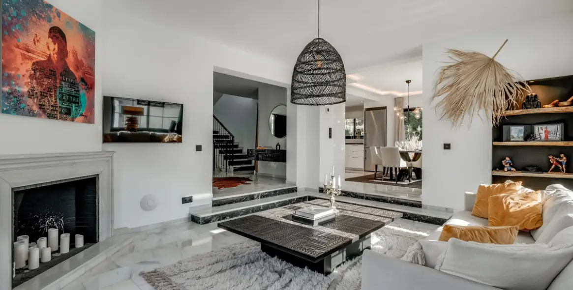 Продажа  отдельно стоящей виллы в Nueva Andalucía 24