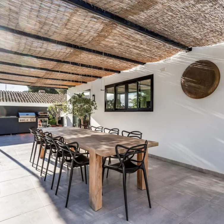 Sale of detached villa in Nueva Andalucía