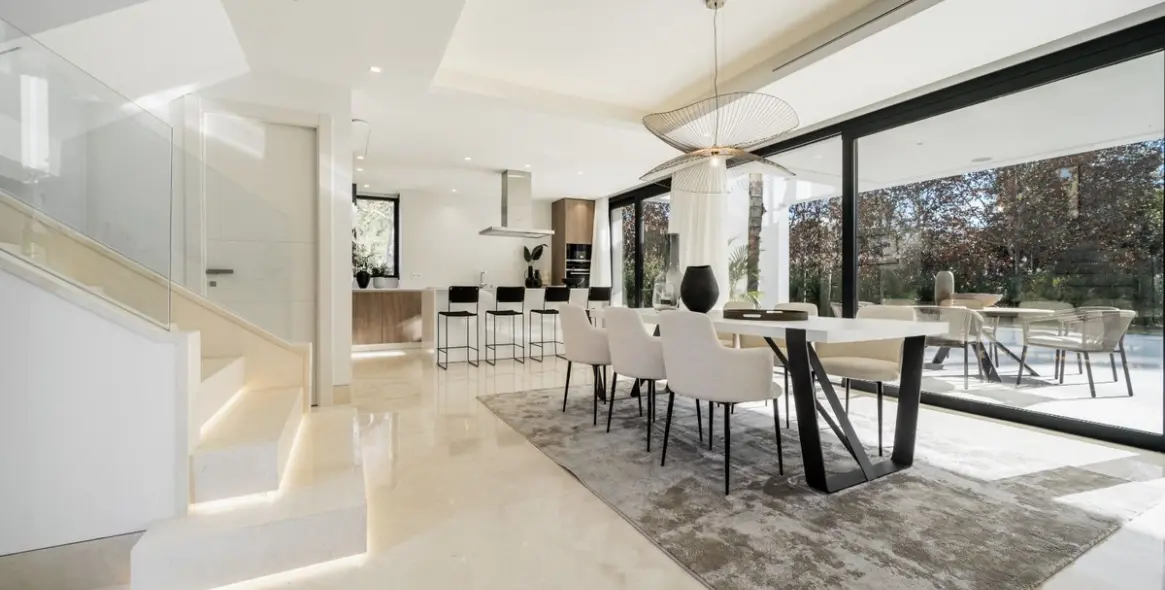 Продажа  отдельно стоящей виллы в Estepona (район El Paraiso) 4