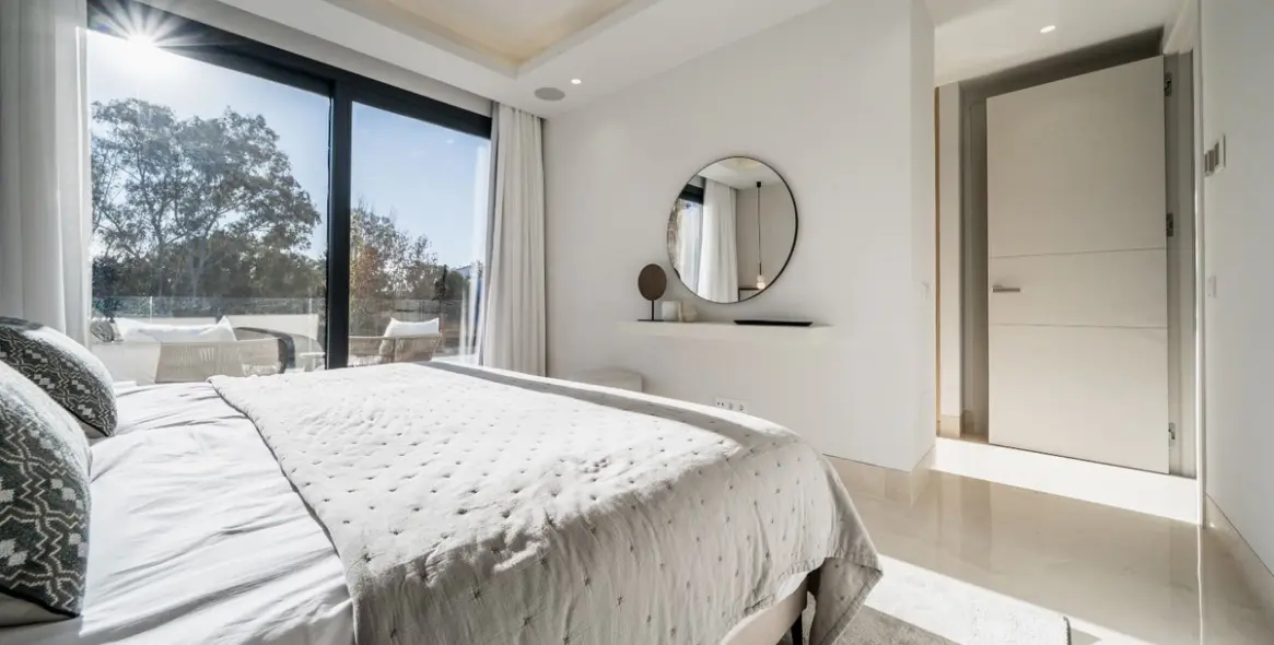 Продажа  отдельно стоящей виллы в El Paraiso 23