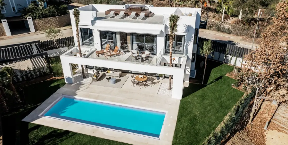 Продажа  отдельно стоящей виллы в El Paraiso 27