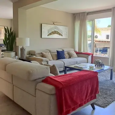 Продажа  отдельно стоящей виллы в Marbella