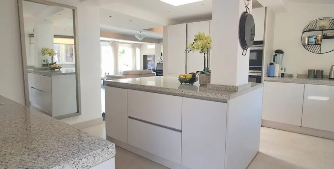 Продажа  отдельно стоящей виллы в Marbella 8