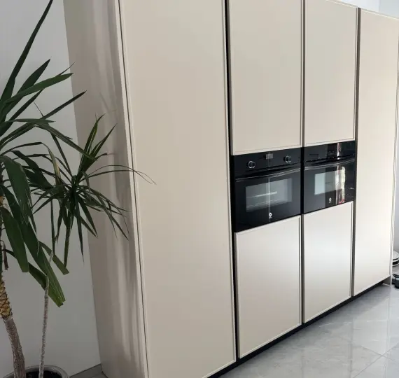 Sale of detached villa in Estepona