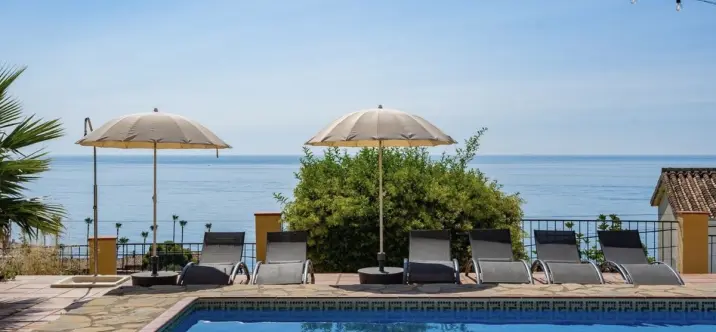 Venta de villa independiente en Estepona 3