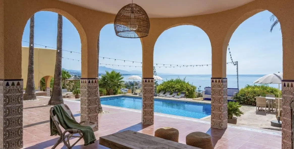 Продажа  отдельно стоящей виллы в Estepona 5