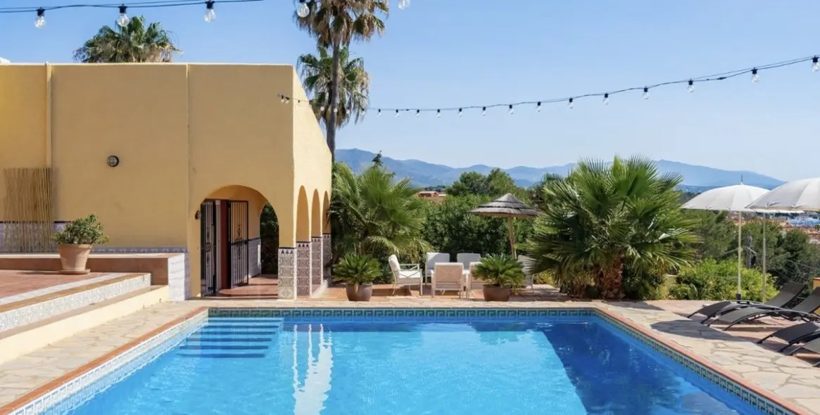 Продажа  отдельно стоящей виллы в Estepona 6