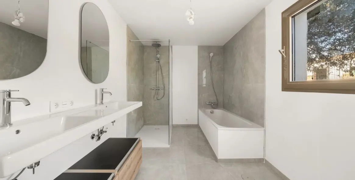 Продажа  отдельно стоящей виллы в Estepona 20