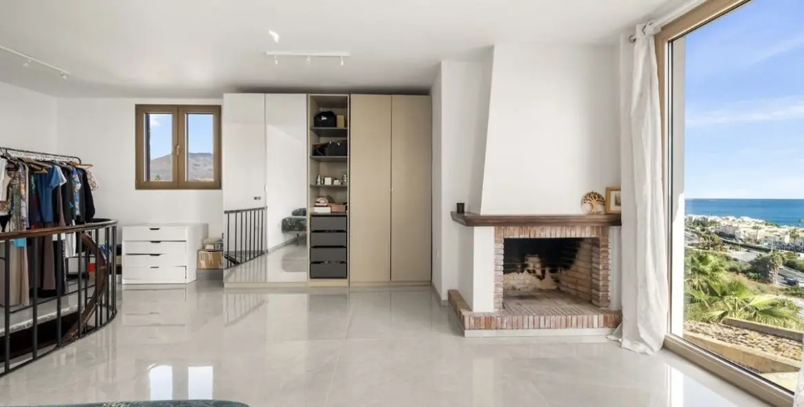 Продажа  отдельно стоящей виллы в Estepona 21