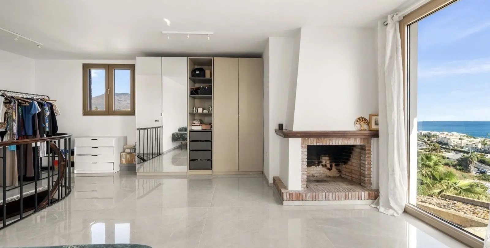 Продажа  отдельно стоящей виллы в Estepona 21