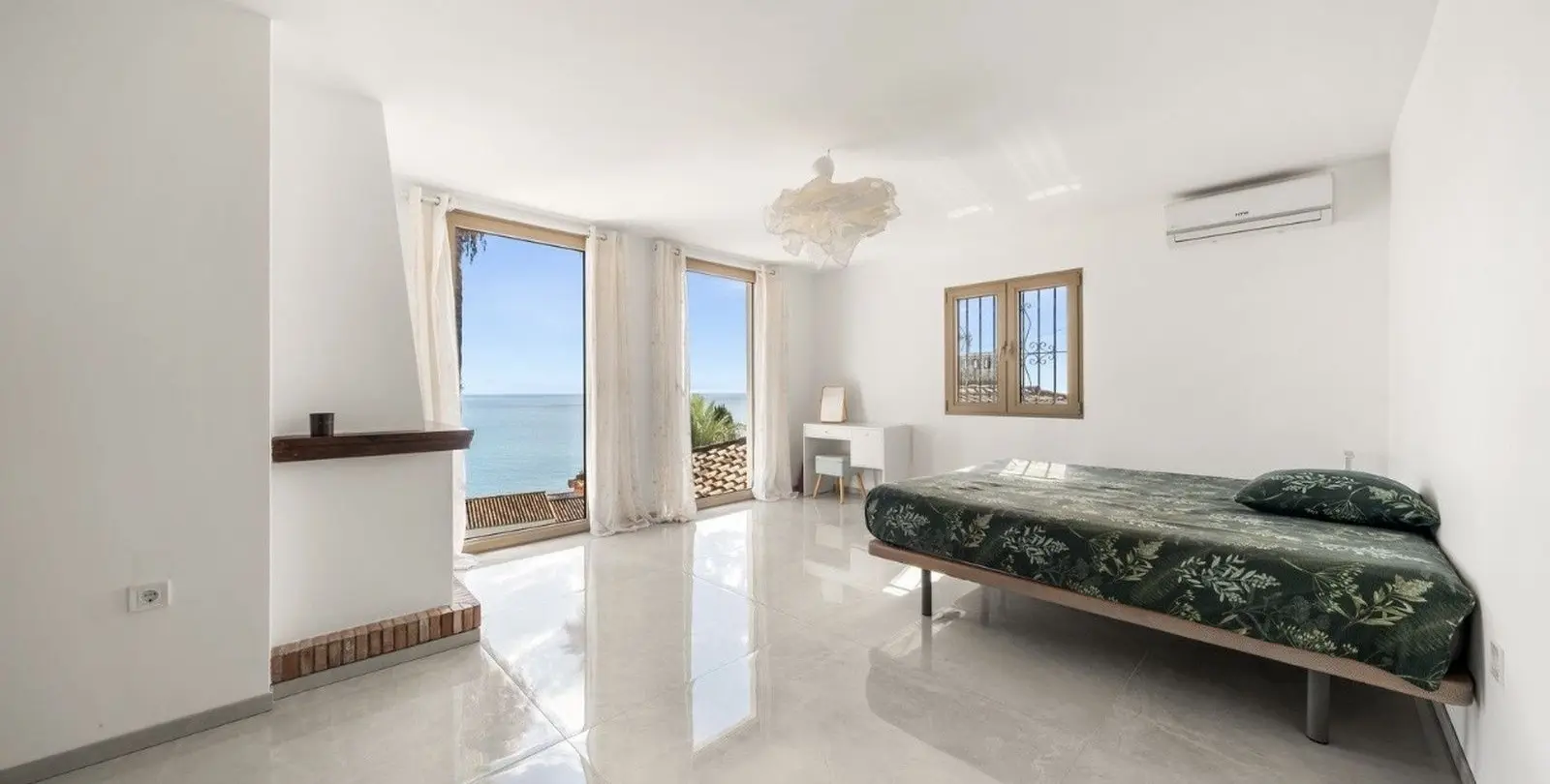 Продажа  отдельно стоящей виллы в Estepona 23
