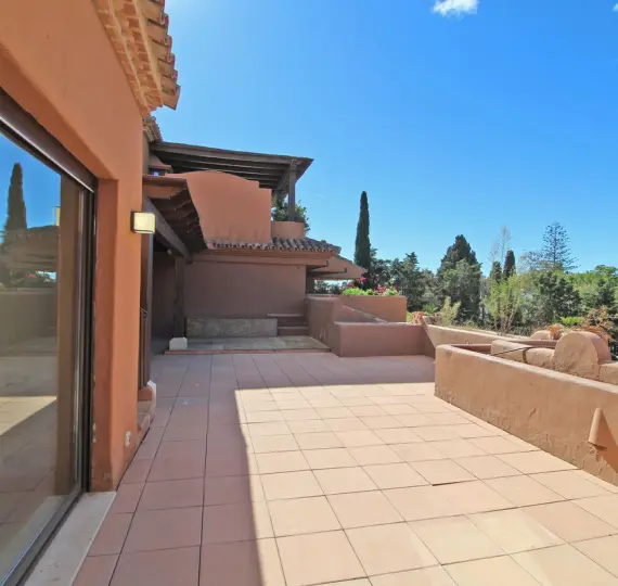 Venta de ático en Guadalmina Baja