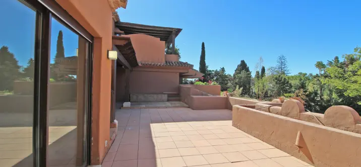 Sale of penthouse in Guadalmina Baja 3