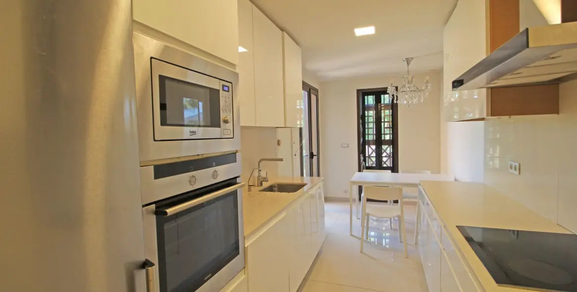 Sale of penthouse in Guadalmina Baja 7