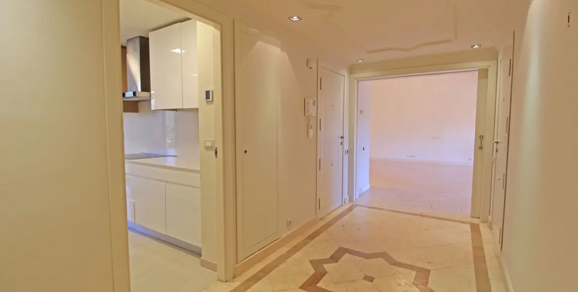 Sale of penthouse in Guadalmina Baja 8