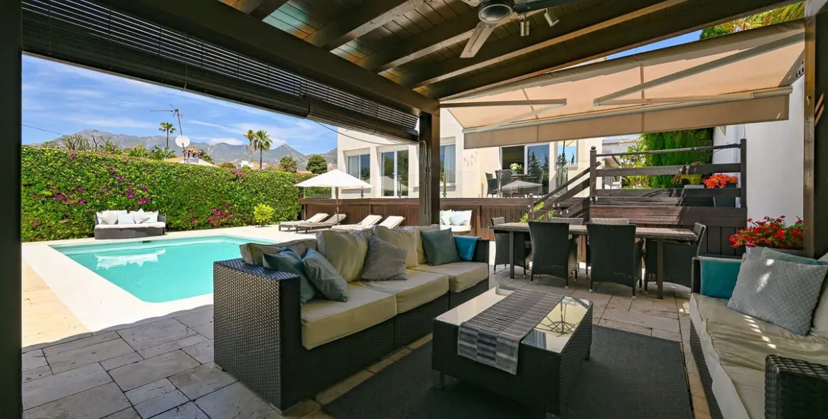 Venta de villa independiente en Marbella East (distrito Río Real) 3