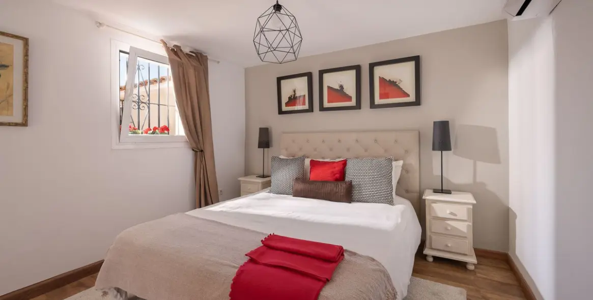 Sale of detached villa in Río Real 29