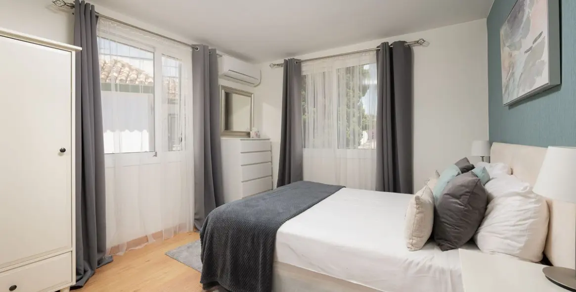 Sale of detached villa in Río Real 30