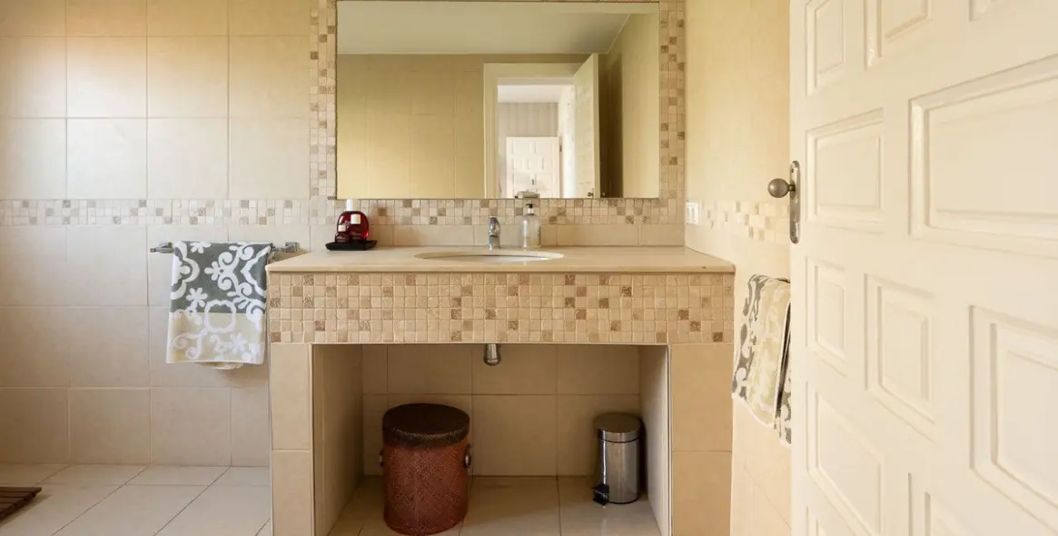 Sale of detached villa in Río Real 34