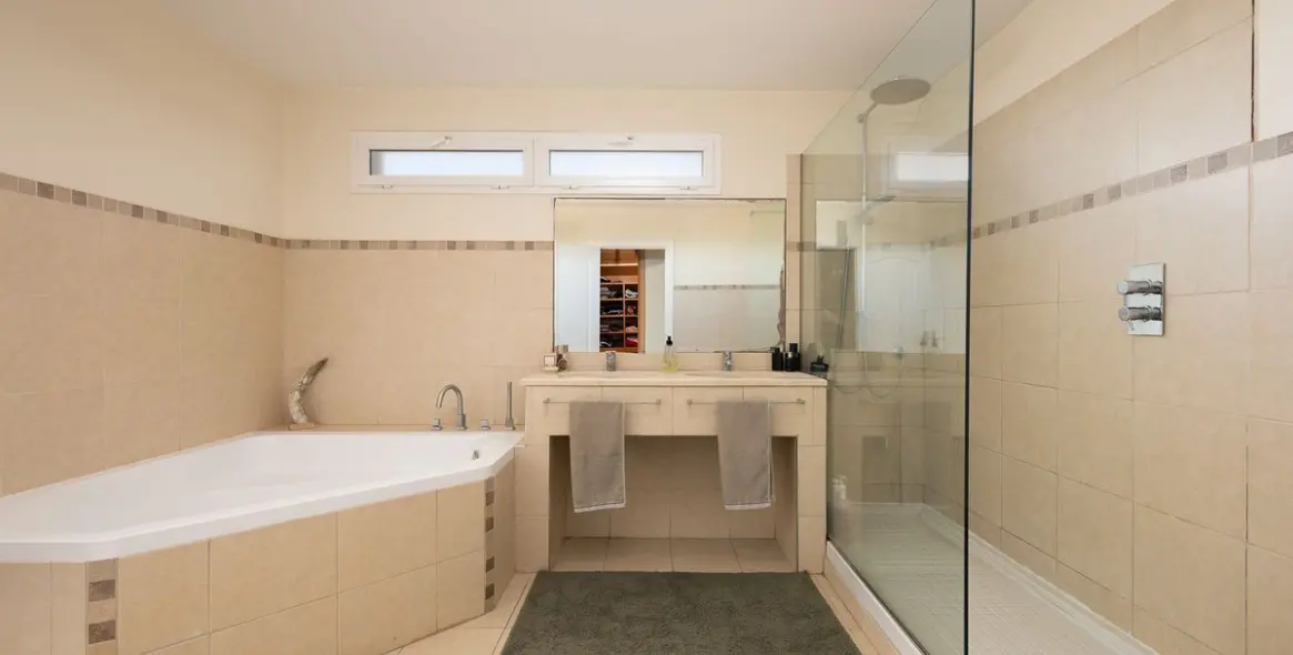 Sale of detached villa in Río Real 35