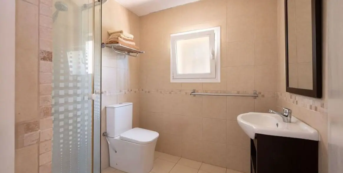 Sale of detached villa in Río Real 38