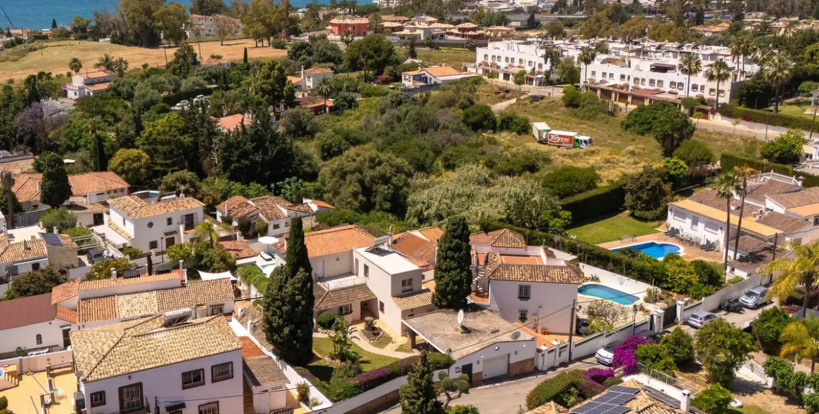 Sale of detached villa in Río Real 51