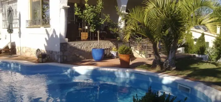 Sale of detached villa in Nueva Andalucía 0