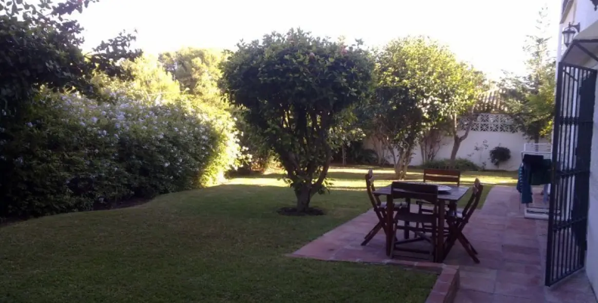 Sale of detached villa in Nueva Andalucía 2