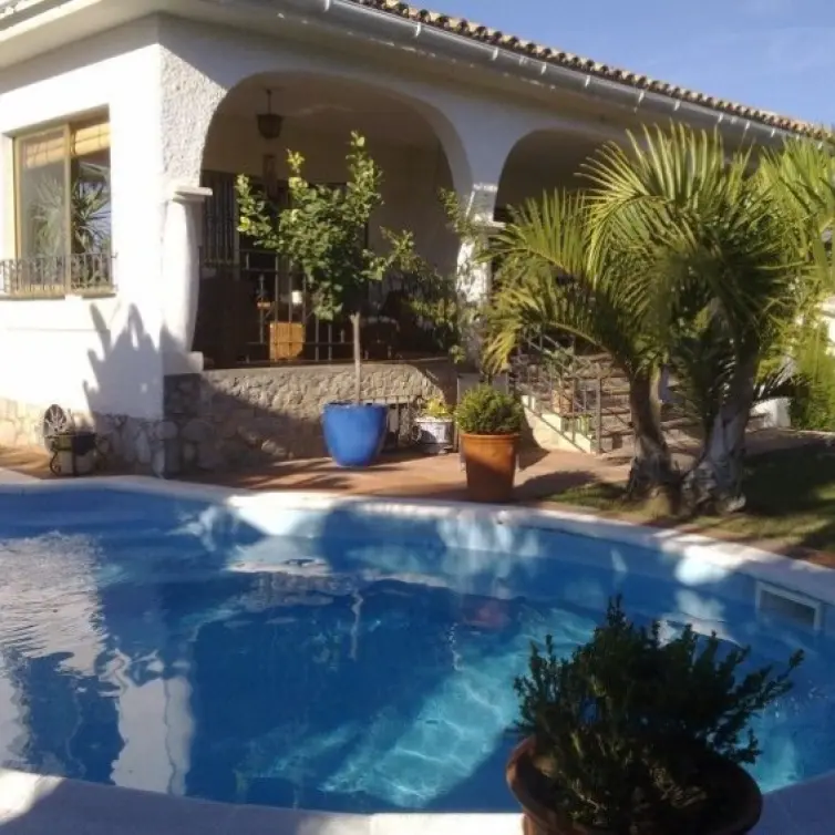 Sale of detached villa in Nueva Andalucía