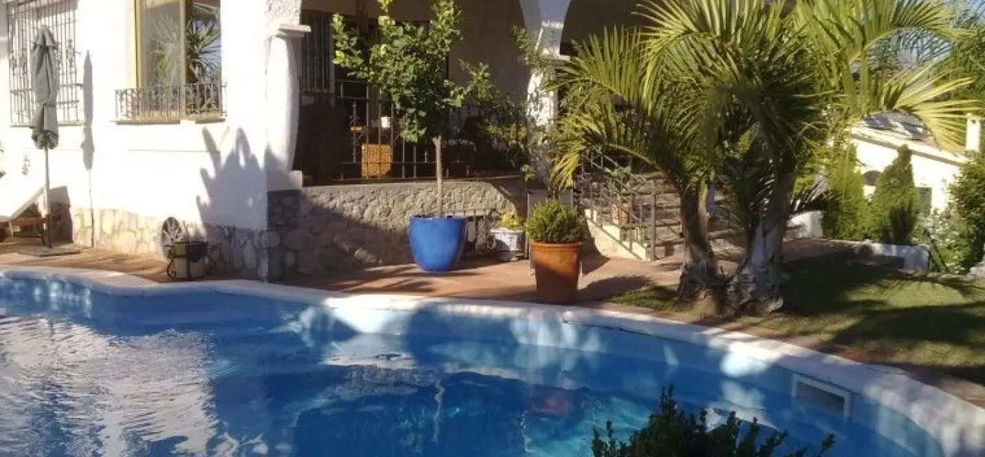 Sale of detached villa in Nueva Andalucía 0
