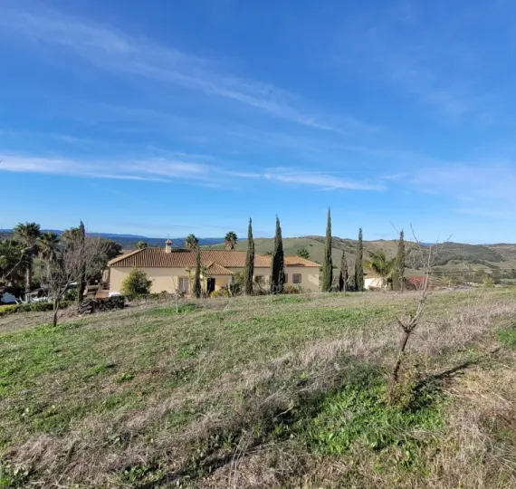 Продажа  отдельно стоящей виллы в San Martín de Tesorillo